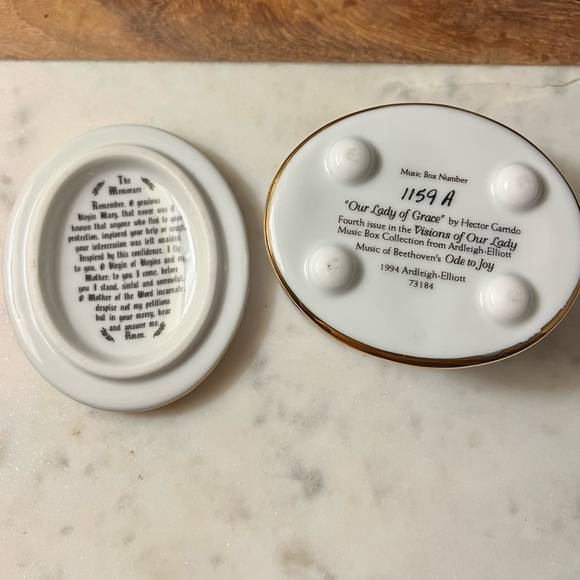 Music Box - Picture 5 of 5